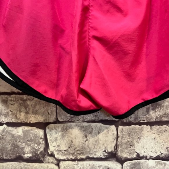 Nike Dri-Fit Pink Shorts Size Large - Picture 6 of 7